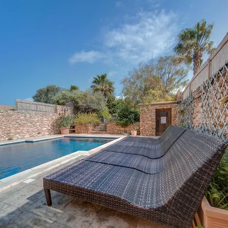 Klementa The Private With Pool In Gozo *
